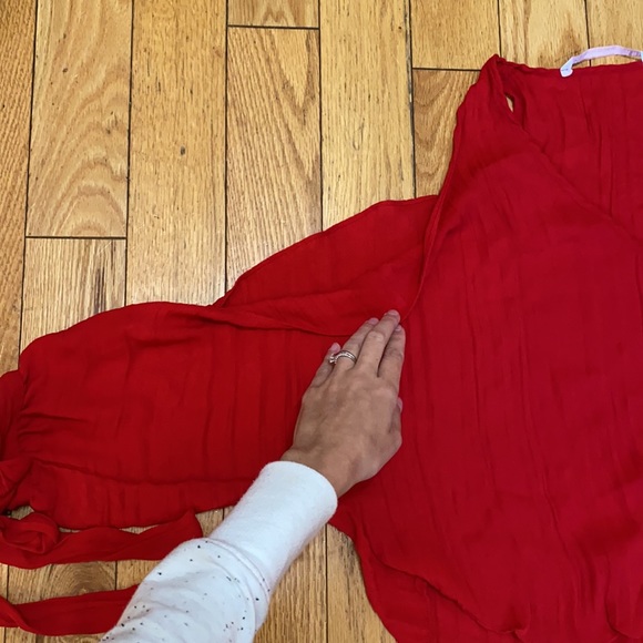 Zara Cold shoulder Blouse - Picture 2 of 3